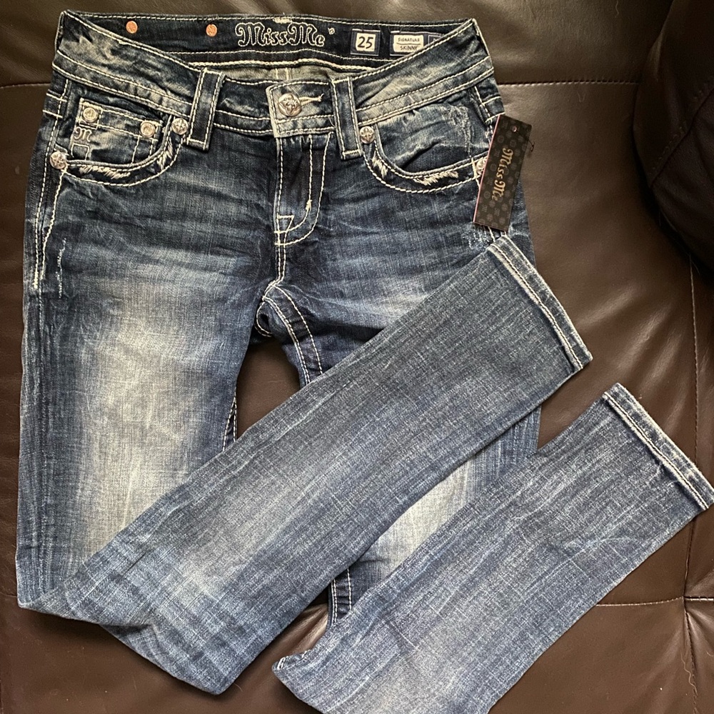 Miss Me Signature Skinny Jeans NWT